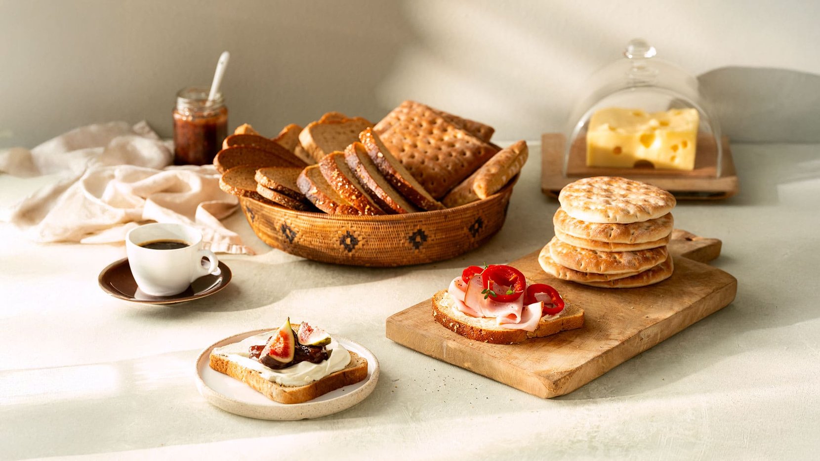 Bild på Köksbänk med bröd från Pågen