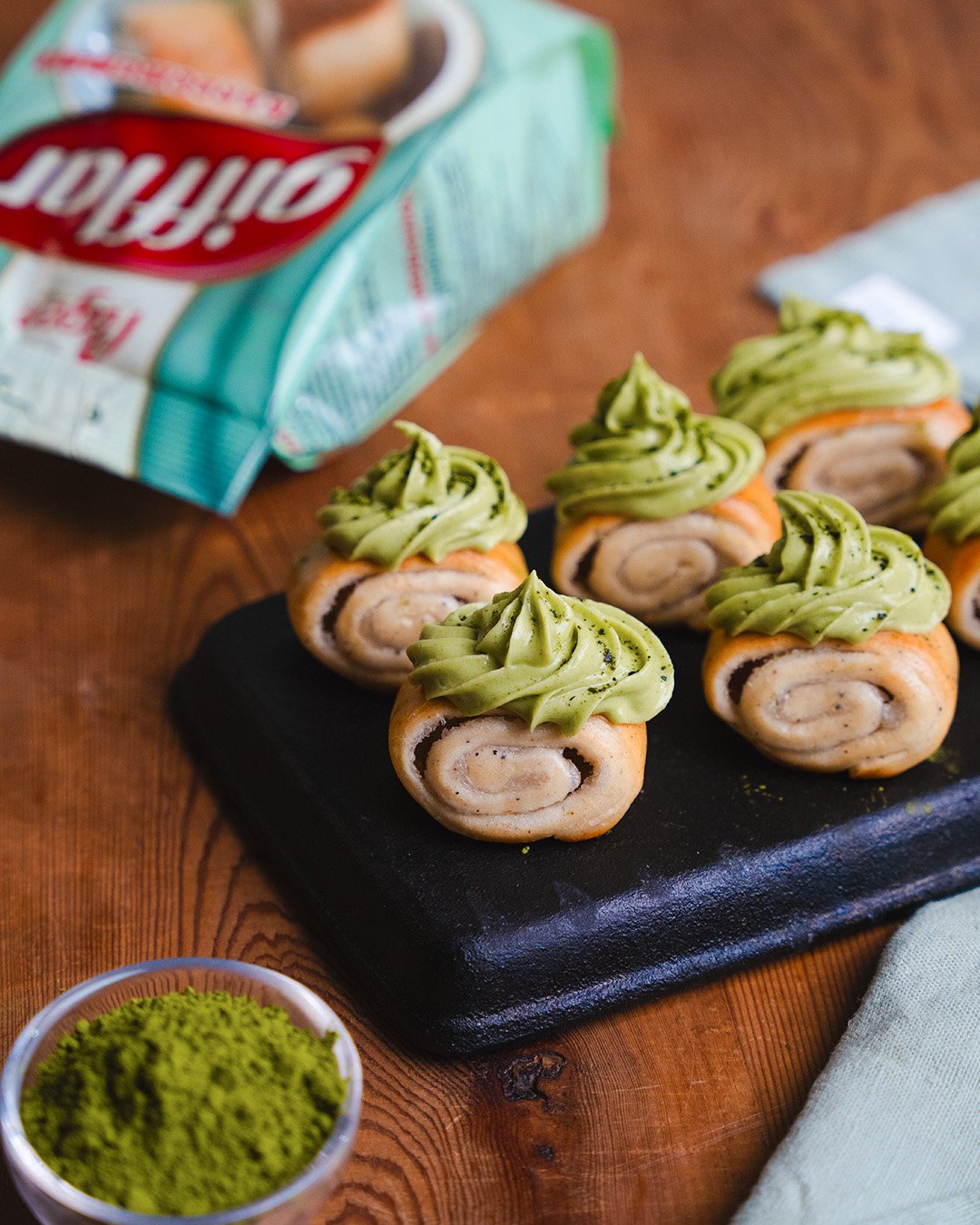 Bild på Gifflar Kardemumma med Matcha frosting