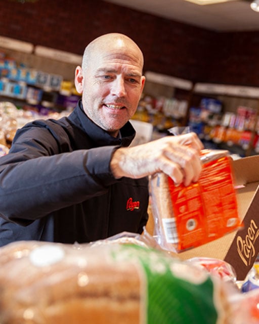 “På Pågen bakar vi med kärlek och här blir du en del av vår gemenskap och vår värdekedja där vi varje dag bakar och levererar våra välkända, färska produkter till butiker och exportmarknader.. Vi har en ständig vilja att utvecklas och kan garantera en händelserik vardag tillsammans med engagerade kollegor.”