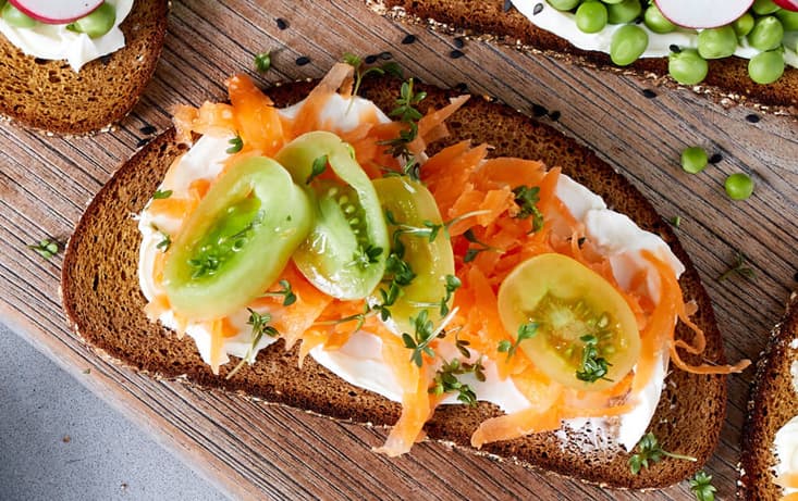 Macka med Picklad Morot & Gröna Tomater - Recept | Pågen