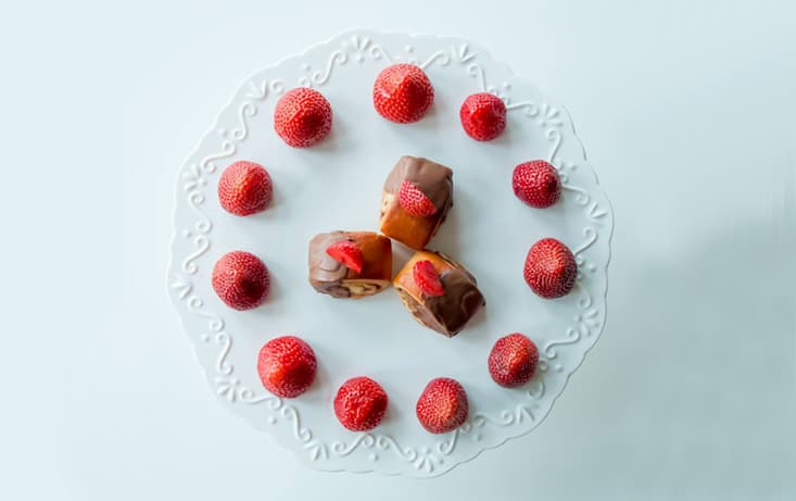 Chokladdoppade Pågen Gifflar med Jordgubbar - Recept | Pågen