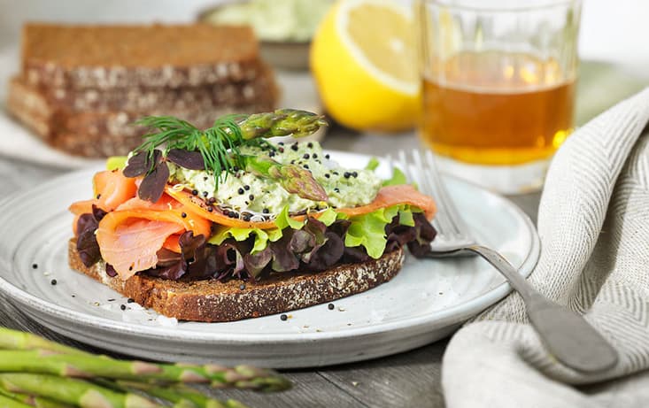 Smörrebröd med Lax & Sparris - Skanörgrova - Recept | Pågen