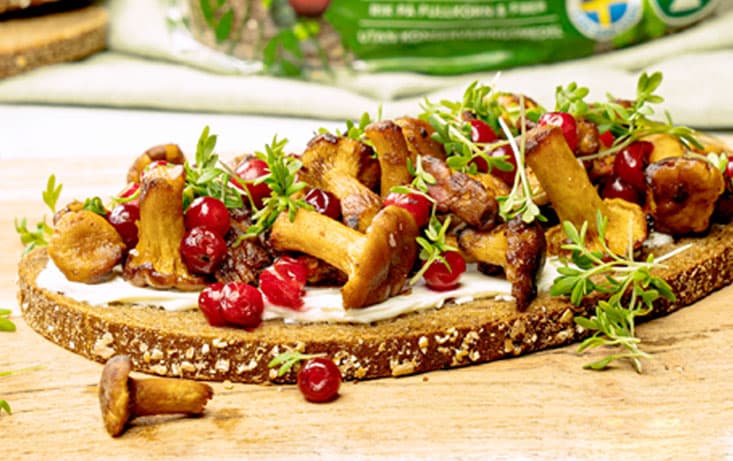 Lyxig LingonGrova-kantarellmacka- Recept | Pågen