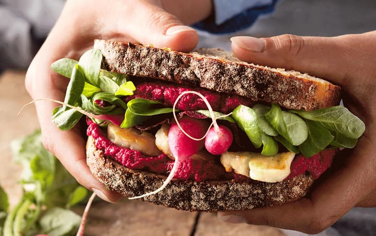 Skördemacka med röd hummus | Pågen