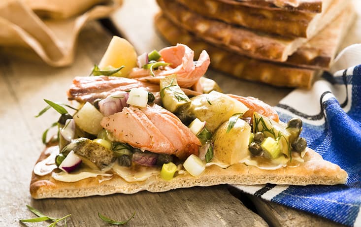 Hönö med varmrökt lax och potatissallad | Pågen