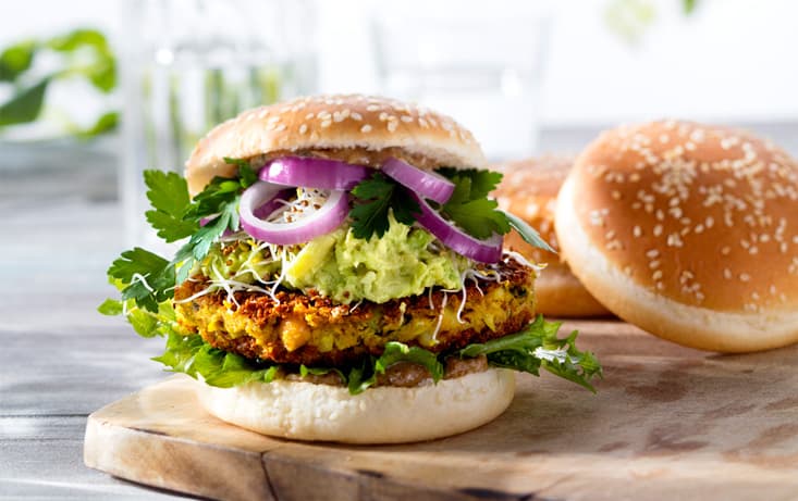 Vegoburgare med sallad - Hamburgerbröd - Recept | Pågen