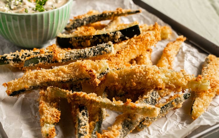 Zucchini fries med hemmagjort ströbröd  - Recept | Pågen