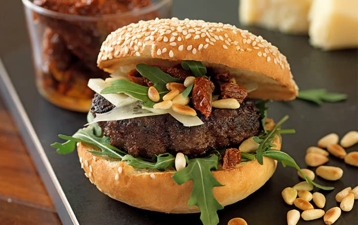 Grekisk hamburgare med oliv- och gurkröra