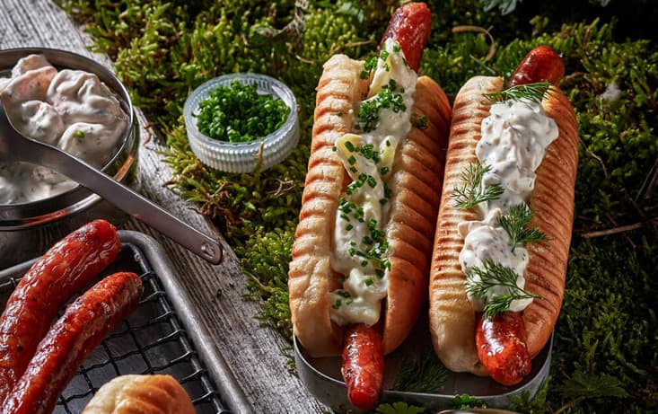Korvbröd med lyxiga picknick toppings