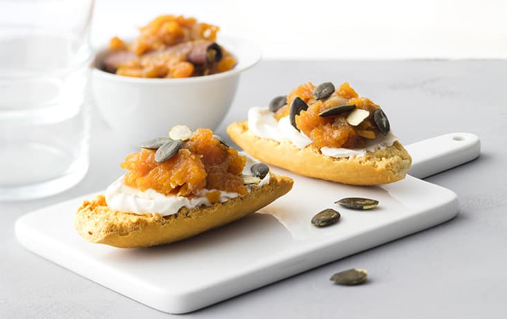 Skorpor med Pumpachutney